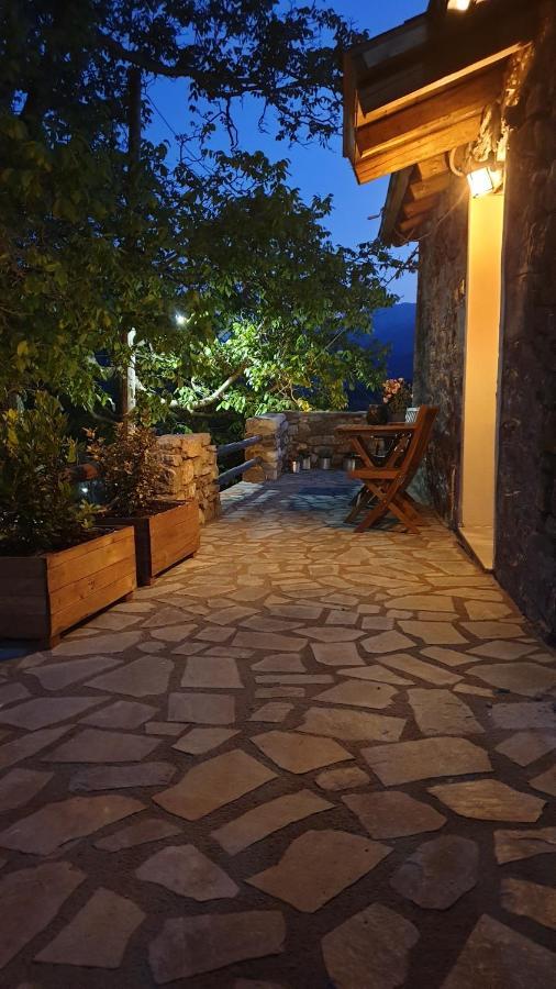 The House In The Cobbled Road Vila Karpenísion Exterior foto