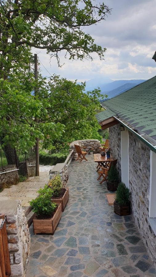 The House In The Cobbled Road Vila Karpenísion Exterior foto