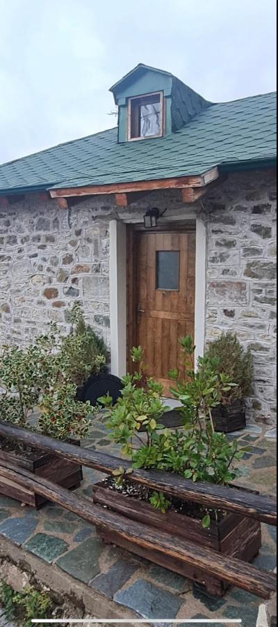 The House In The Cobbled Road Vila Karpenísion Exterior foto