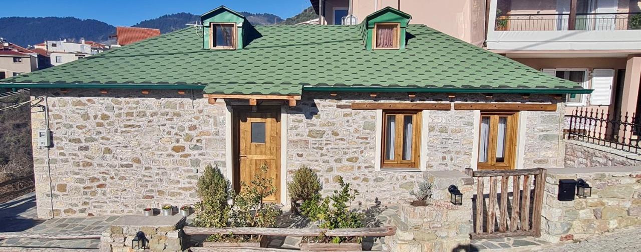 The House In The Cobbled Road Vila Karpenísion Exterior foto